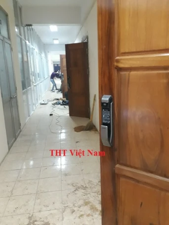 Lắp đặt khóa vân tay Trường ĐH Khoa học công nghệ - ĐHQG Lắp đặt khóa vân tay Trường ĐH Khoa học công nghệ - ĐHQG