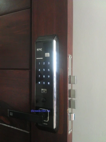 Lắp khóa - Chung cư Green Star, Phạm Văn Đồng, Hà Nội Lắp khóa - Chung cư Green Star, Phạm Văn Đồng, Hà Nội