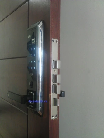 Lắp khóa - Chung cư Green Star, Phạm Văn Đồng, Hà Nội Lắp khóa - Chung cư Green Star, Phạm Văn Đồng, Hà Nội