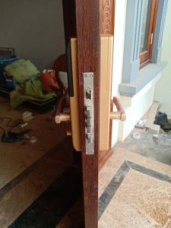 Hình ảnh lắp đặt khóa Dessmann S510-II