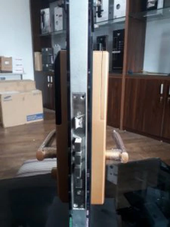 Hình ảnh lắp đặt khóa Dessmann S510-II