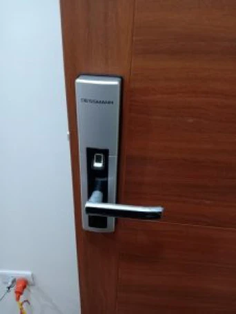 Hình ảnh lắp đặt khóa Dessmann S510-II