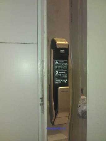 Khóa Điện Tử Lắp Được Cho Cửa Nào