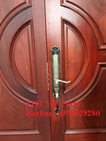 Khóa vân tay cho cửa đại sảnh biệt thự cao cấp