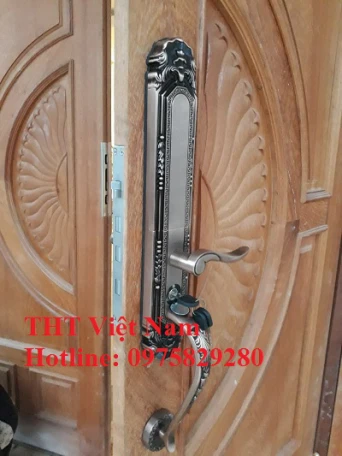 Khóa vân tay cho cửa đại sảnh biệt thự cao cấp