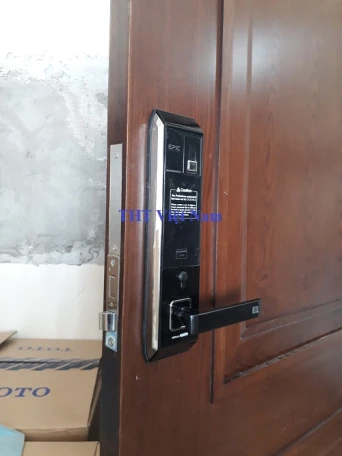 Lắp đặt khóa vân tay Chung Cư Home City 117 Trung Kính