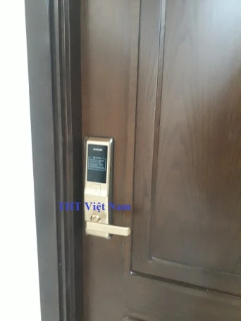 Lắp đặt khóa vân tay Chung Cư Home City 117 Trung Kính