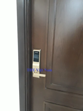 Lắp đặt khóa vân tay Chung Cư Home City 117 Trung Kính