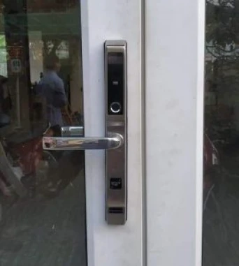Lắp đặt khóa vân tay cửa nhôm xingfa, cửa nhựa tại Nha Trang