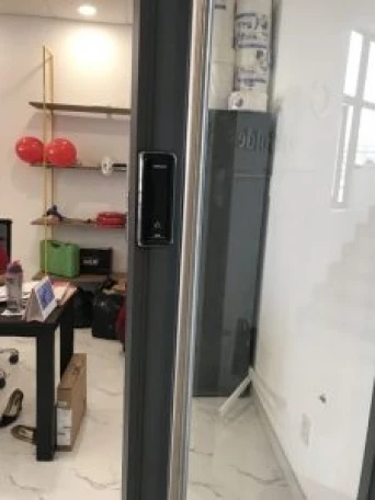 Lắp đặt khóa vân tay cửa nhôm xingfa, cửa nhựa tại Nha Trang