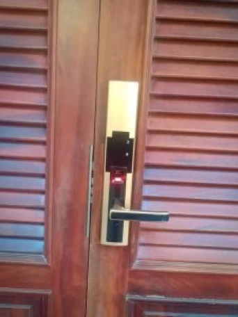 Lắp đặt khóa vân tay Dessmann ( Đức) tại Nha Trang