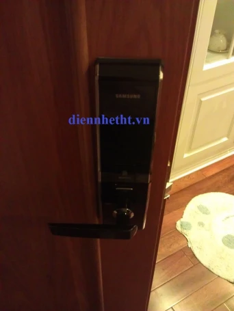 Lắp khóa-EUROWINDOW -Trần Duy Hưng, Cầu Giấy, Hà Nội Lắp khóa-EUROWINDOW -Trần Duy Hưng, Cầu Giấy, Hà Nội