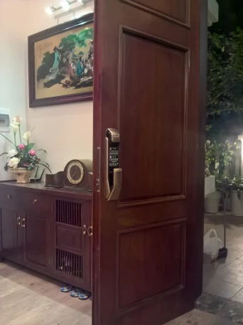 Lắp khóa - KĐT Vinhome Riverside, Long Biên, Hà Nội Lắp khóa - KĐT Vinhome Riverside, Long Biên, Hà Nội