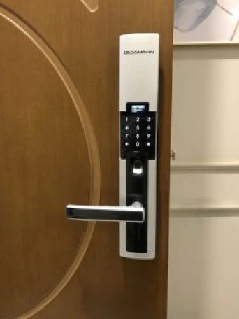 Nên dùng khóa cửa vân tay của hãng nào tốt nhất?